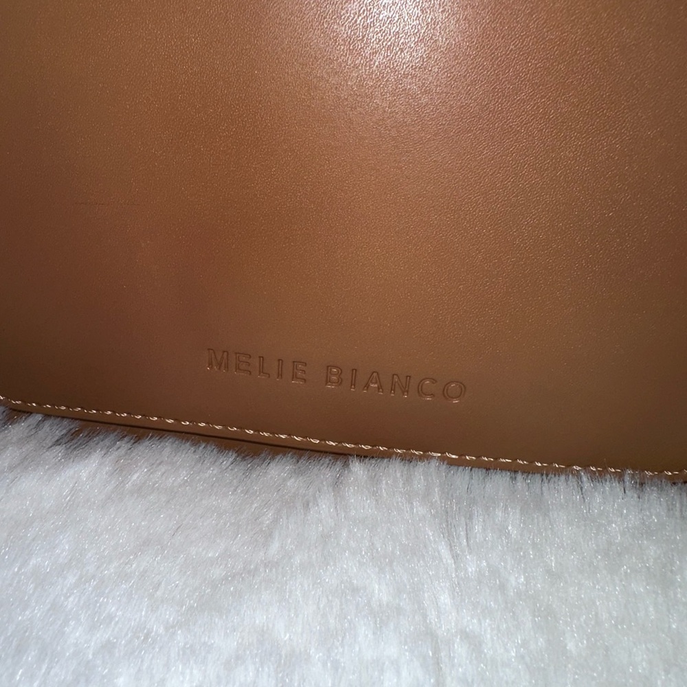 Melie Bianco Small Patricia shoulder bag - Picture 5 of 9